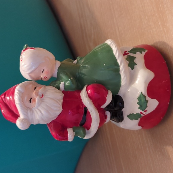 1973 Hong Kong Japan Christmas Santa & Mrs Claus music box rotating WORKS - Picture 1 of 5